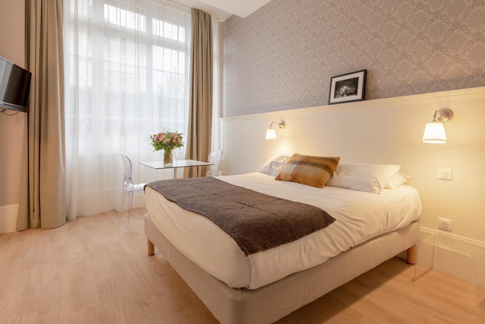 La Maison Blanche - Apparthotels De Charme Chic & Cosy A 350M Du Coeur De Ville De Limoges - Acces Autonome Pokoj fotografie
